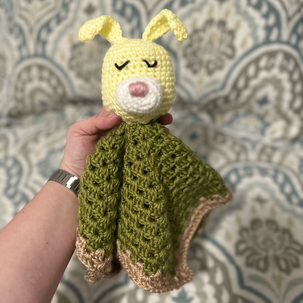 Crochet Bunny Security Blanket in Green and Tan